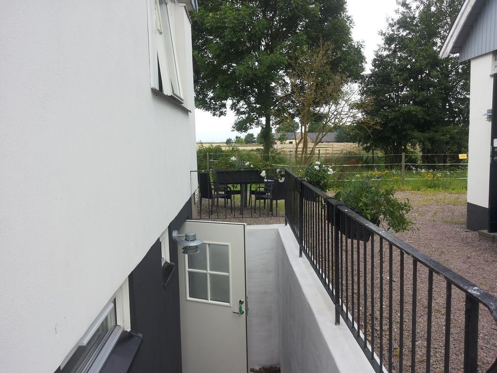 Laegenhet Lillisgarden Guest House Vallakra Exterior photo